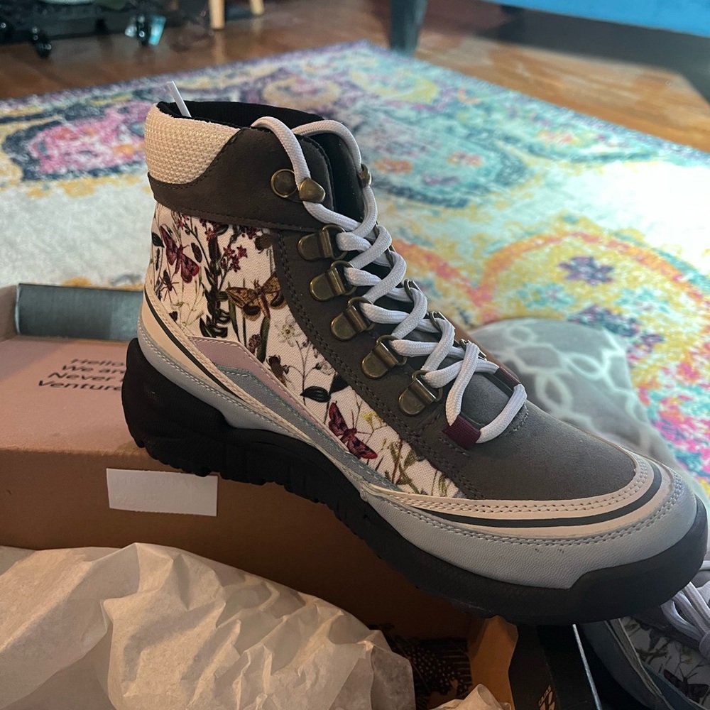 NIB Inkkas Monterey Vegan Trek Boot size 7 - Picture 3 of 7